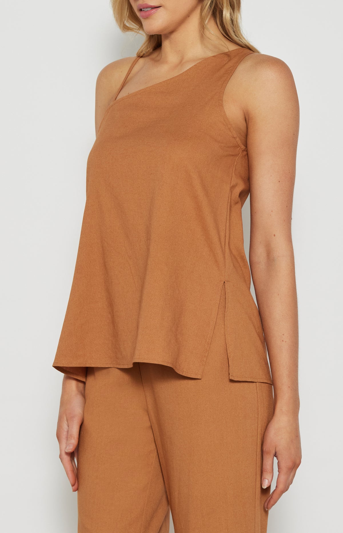 Hannah Linen Blend, Long Length Top - Caramel
