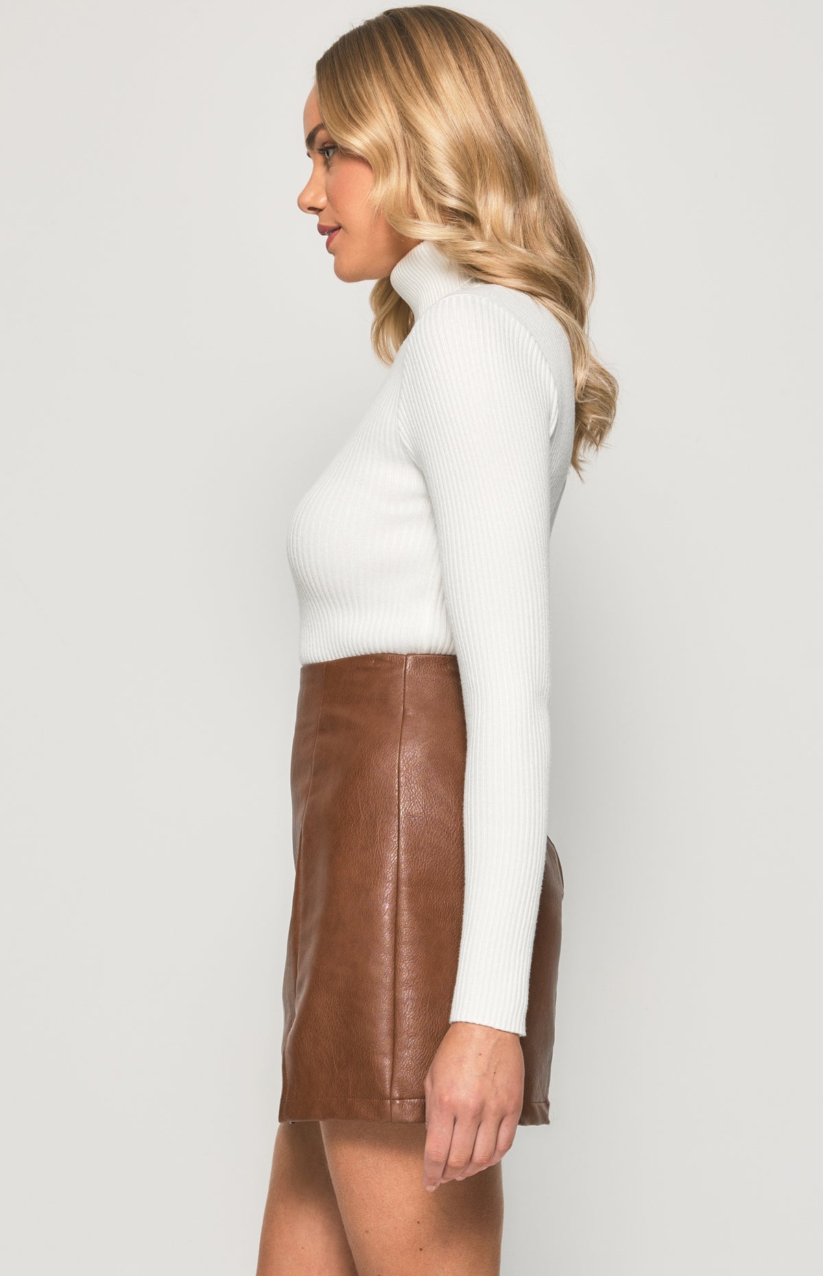 Steffi Turtle Neck Knit Top - White