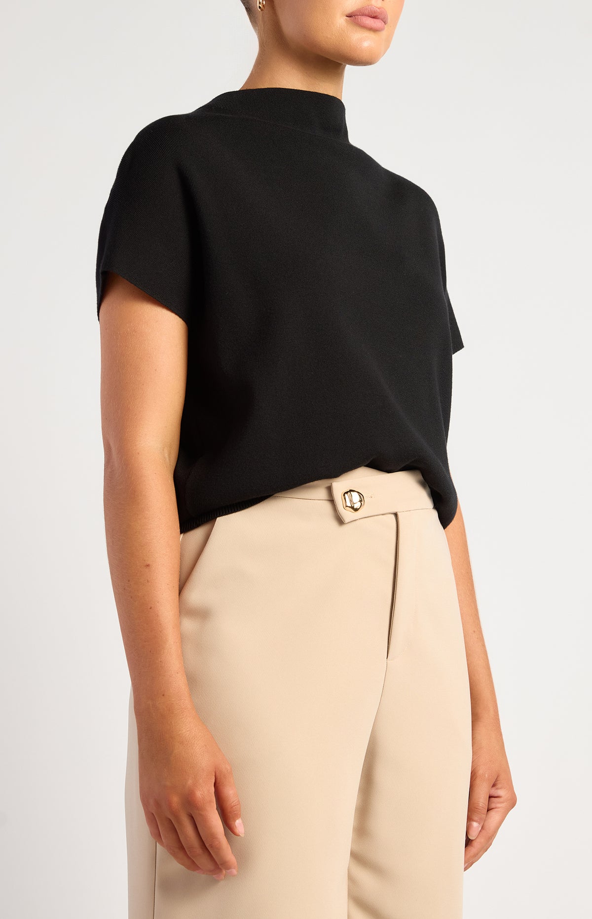 Khadija Short Sleeve Loose Fit Knit Top - Black