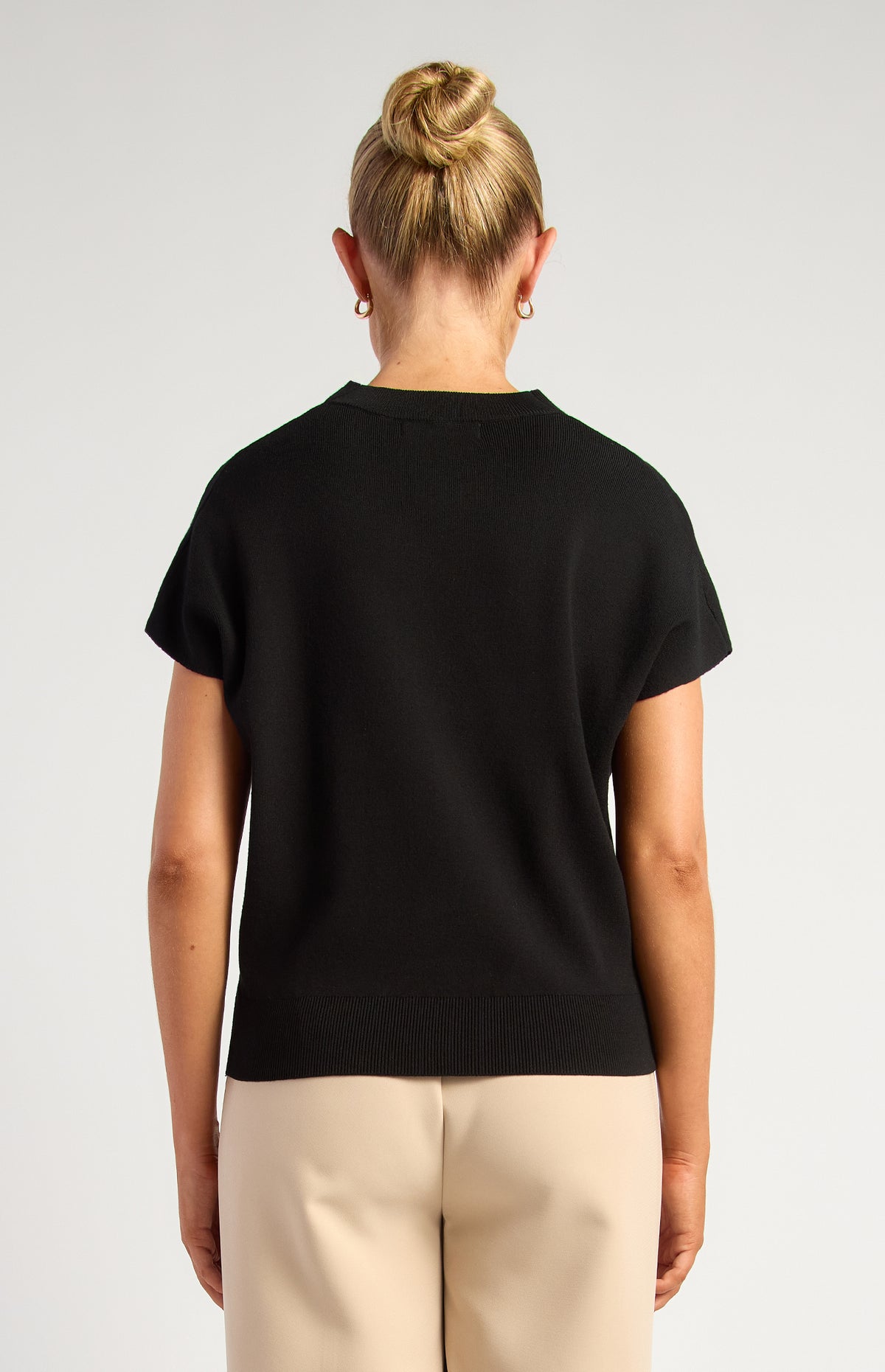 Khadija Short Sleeve Loose Fit Knit Top - Black