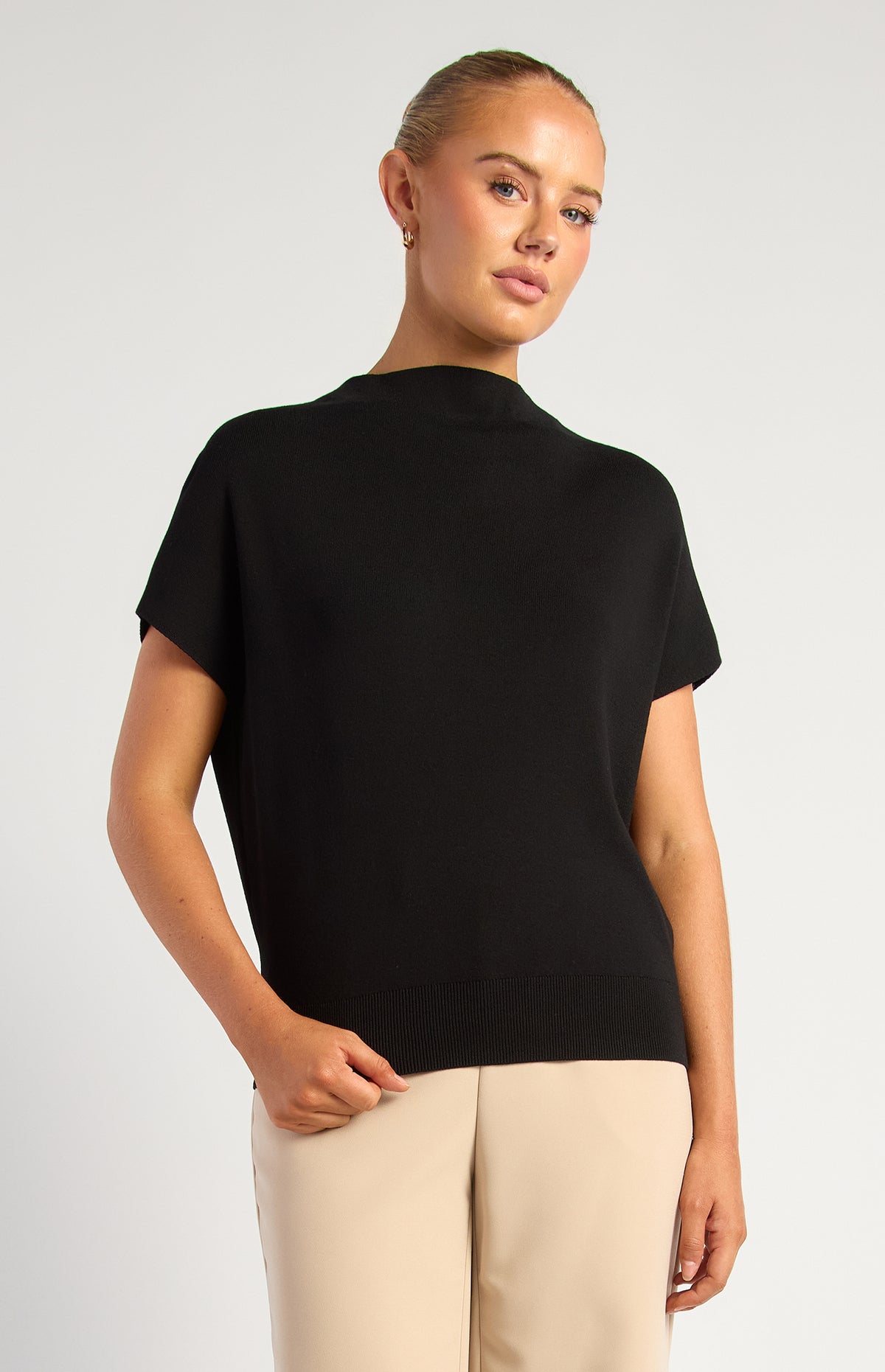 Khadija Short Sleeve Loose Fit Knit Top - Black