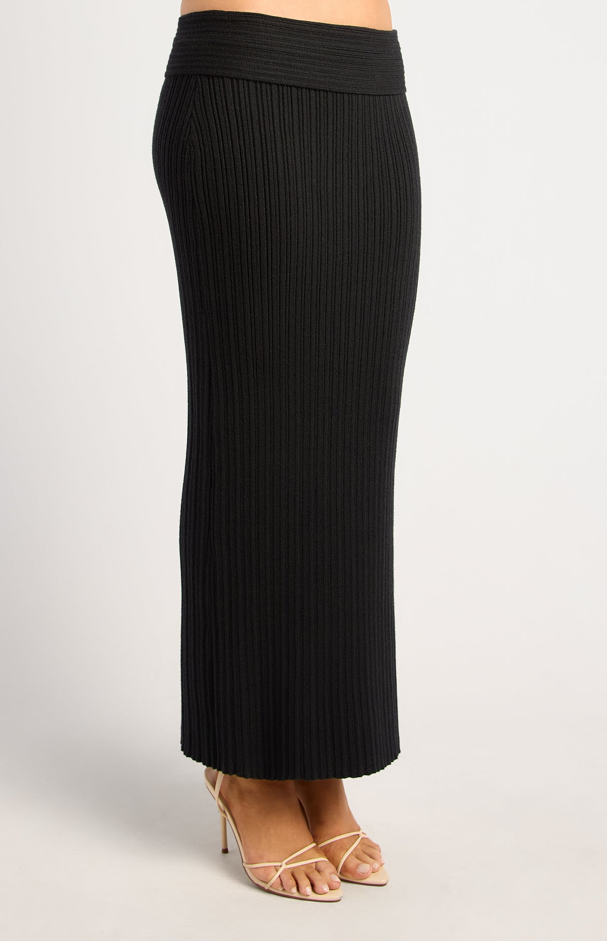 Lucah Top & Maxi Skirt Knit Set - Black