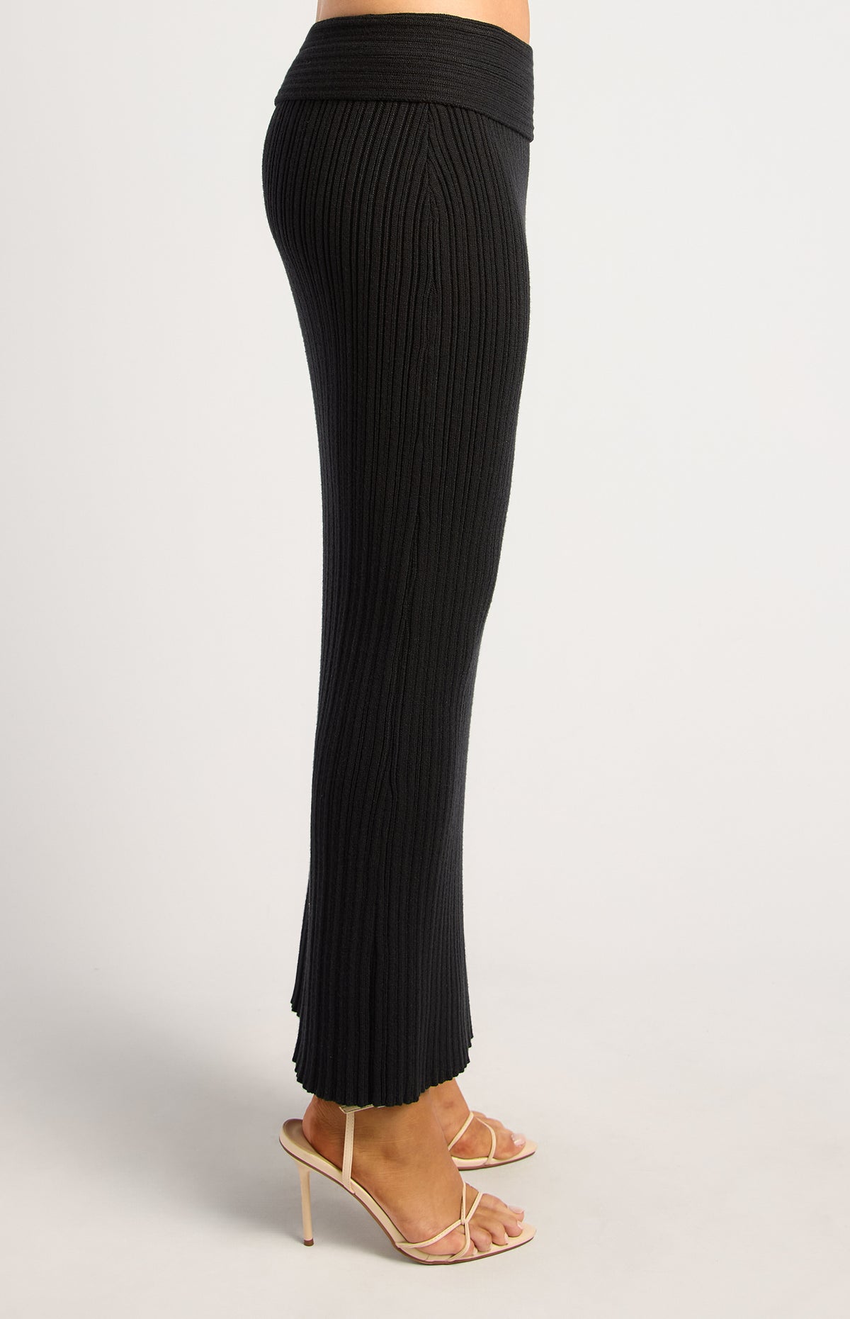 Lucah Top & Maxi Skirt Knit Set - Black