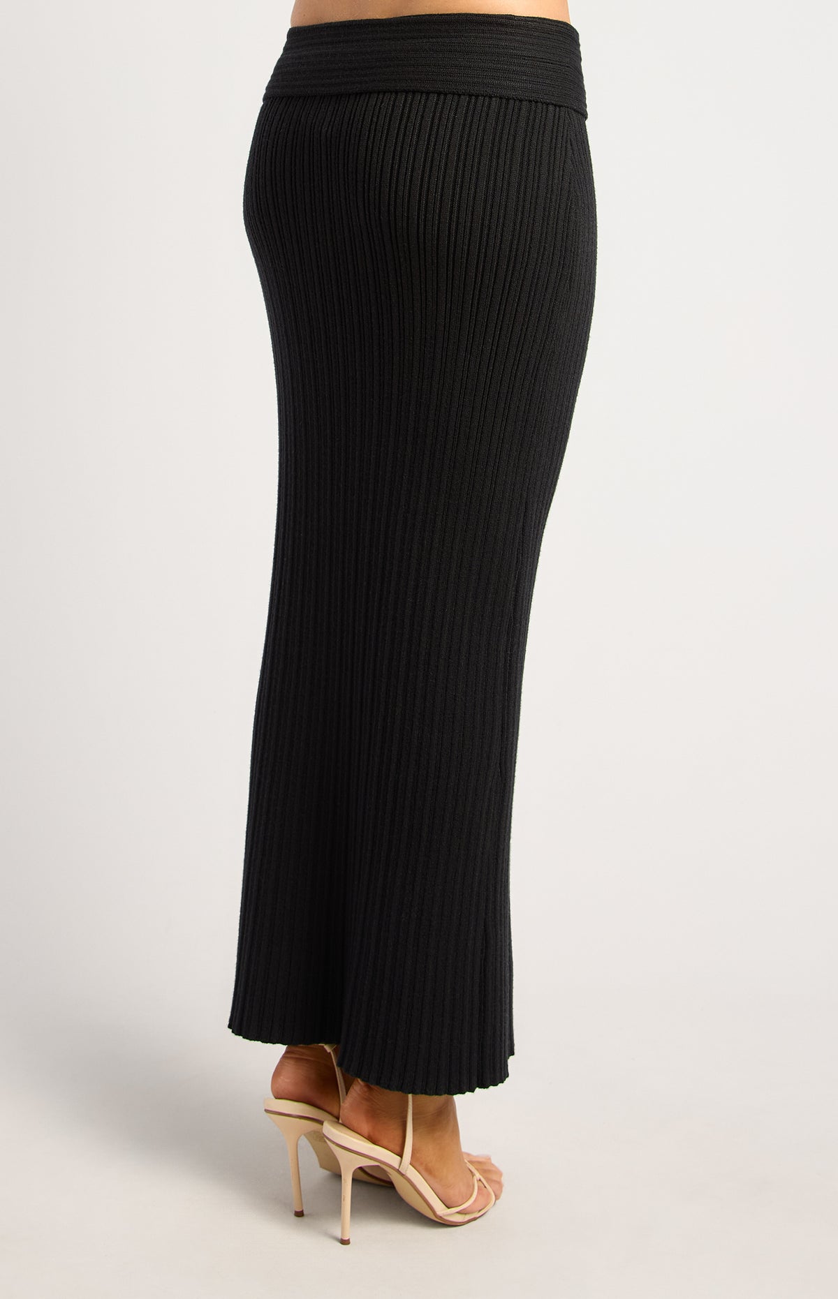 Lucah Top & Maxi Skirt Knit Set - Black
