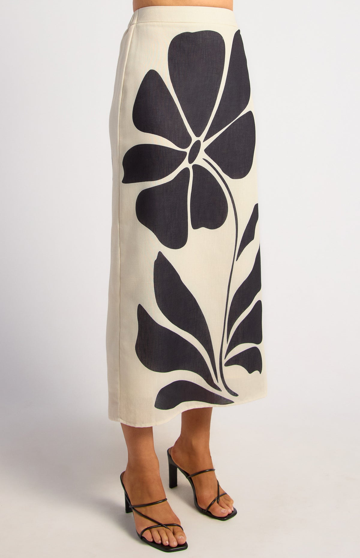 Kinslee Faux Linen Skirt - Black Floral