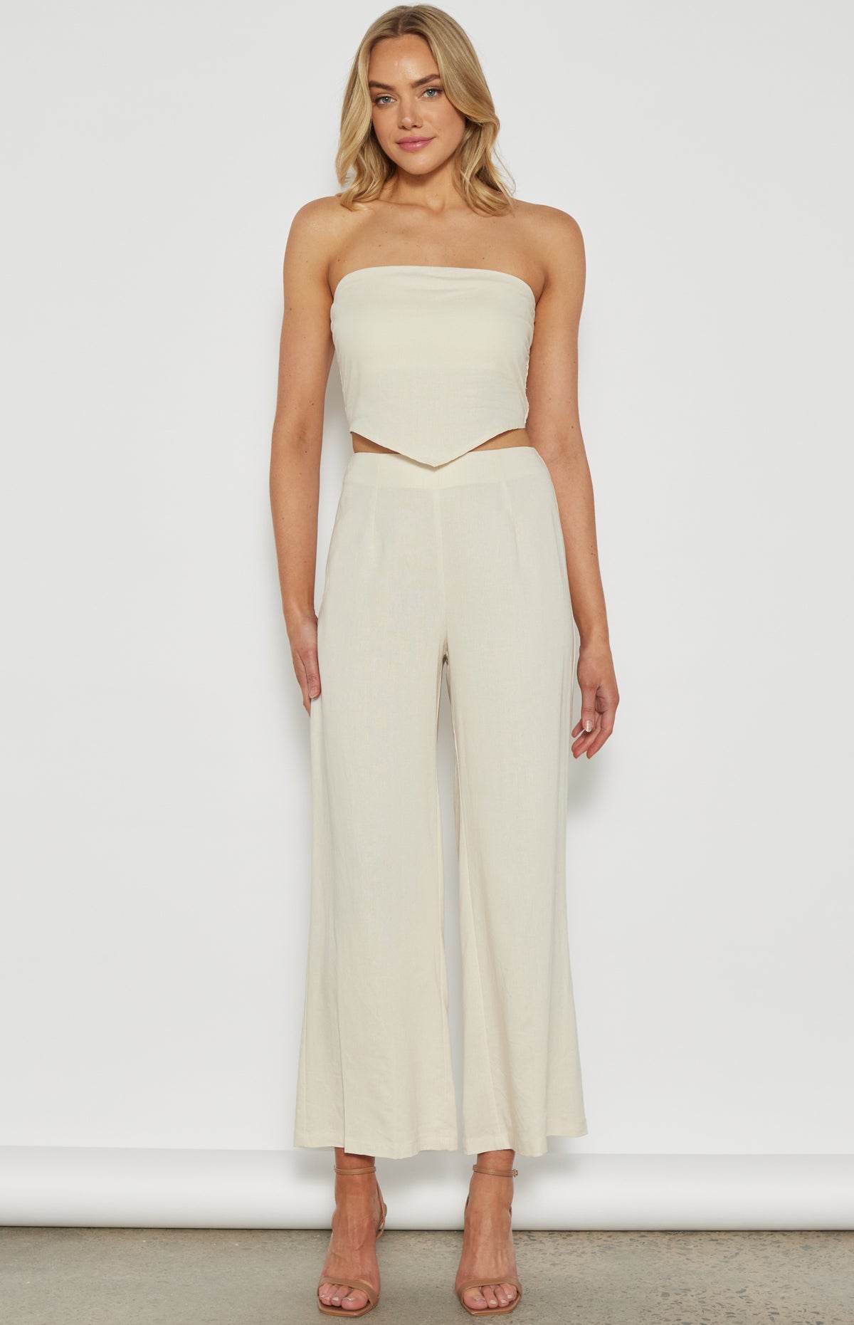 Michaela Strapless, V-Hem Cropped Top - Oat