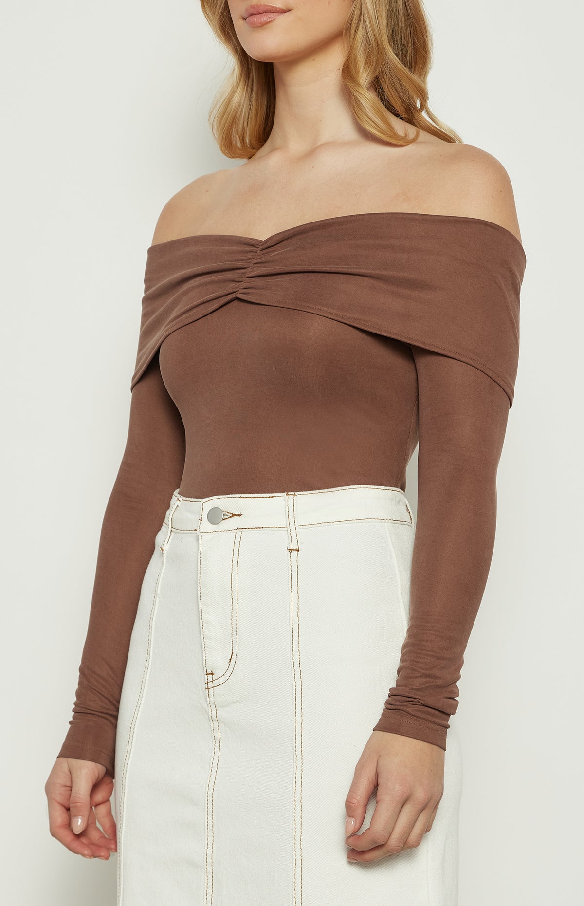 Cameo Off Shoulder Top - Chocolate