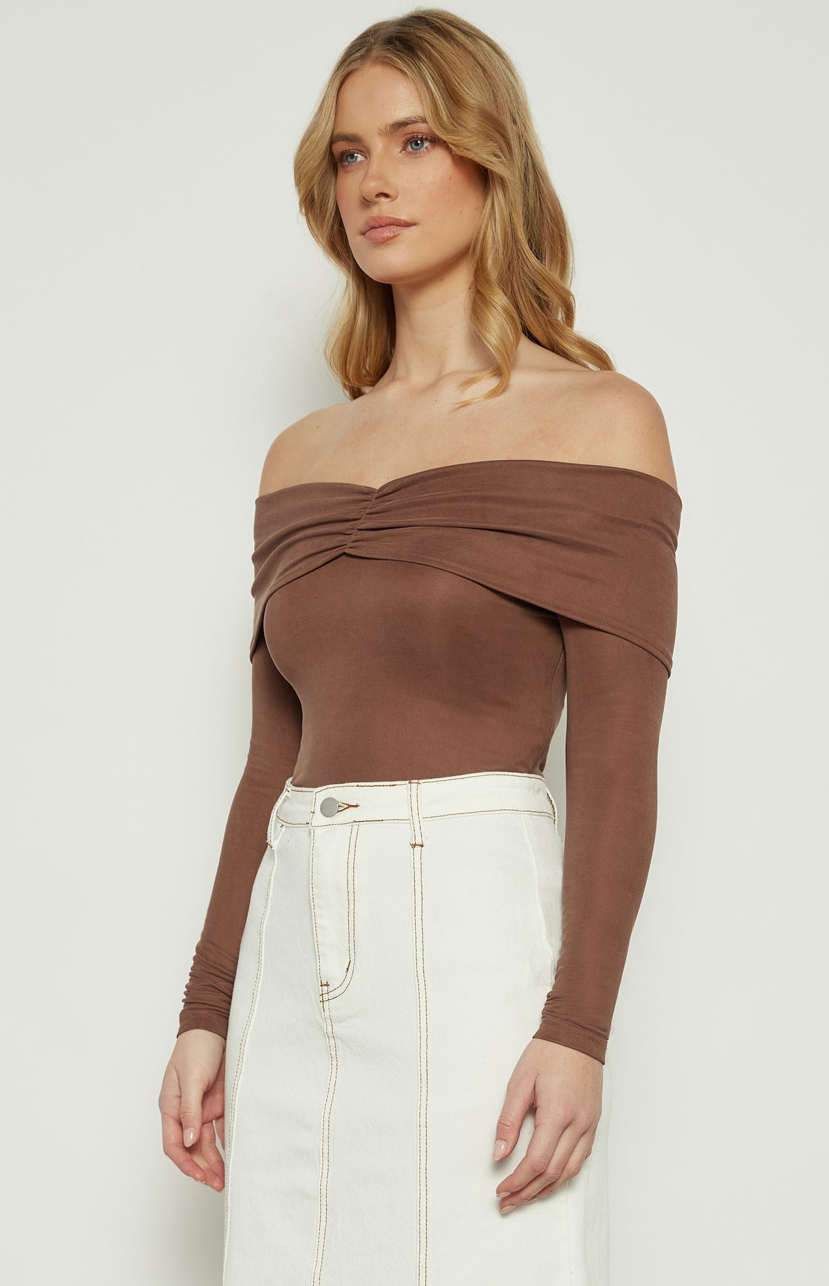 Cameo Off Shoulder Top - Chocolate