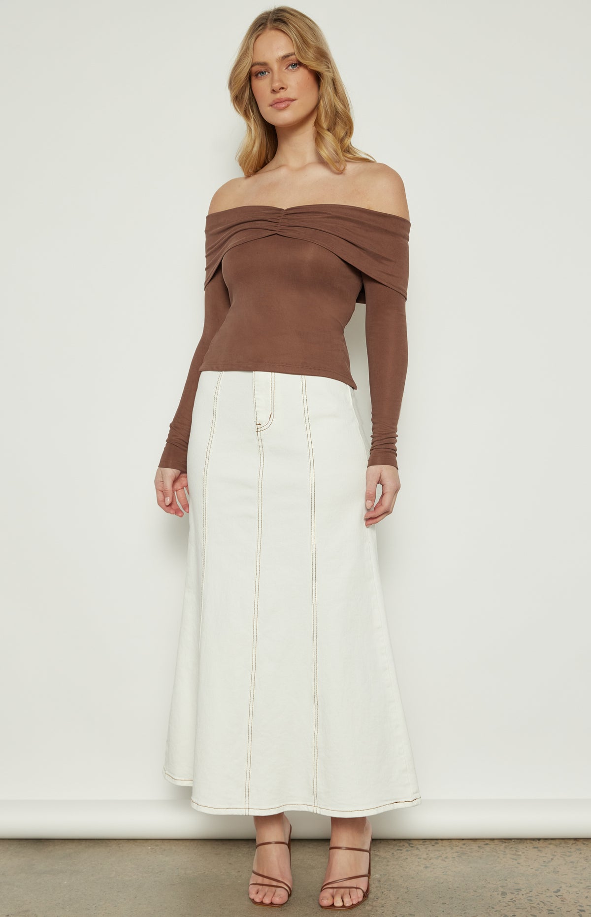 Cameo Off Shoulder Top - Chocolate