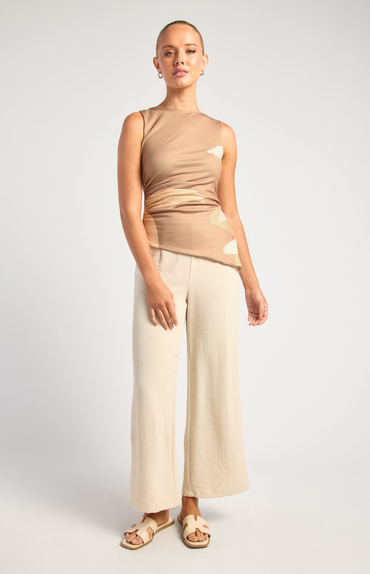 Como Short Sleeve Floral Top - Mocha