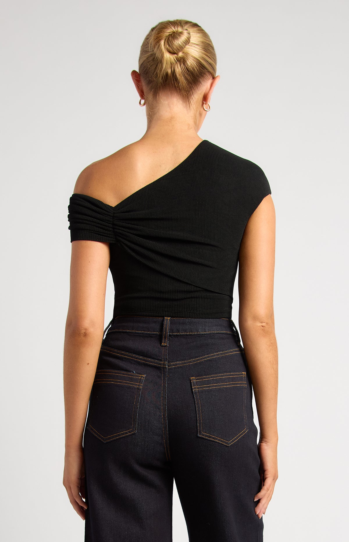 Thelma Off-Shoulder Top - Black